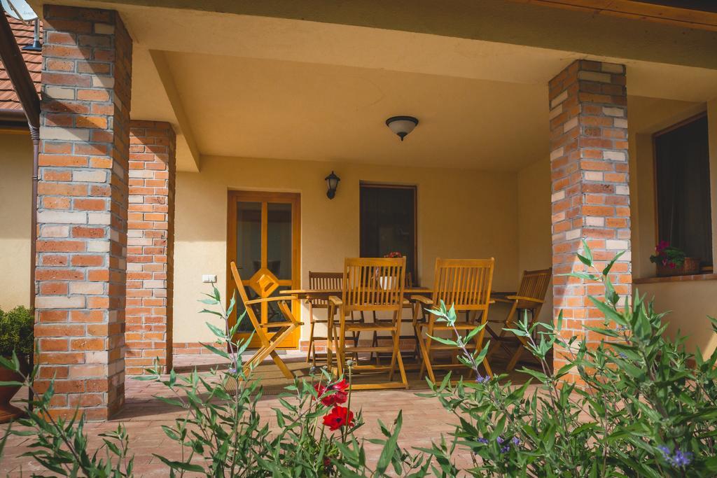 Mezes Vendeghaz Es Apiterapias Koezpont Hotel Vizsoly Exterior photo